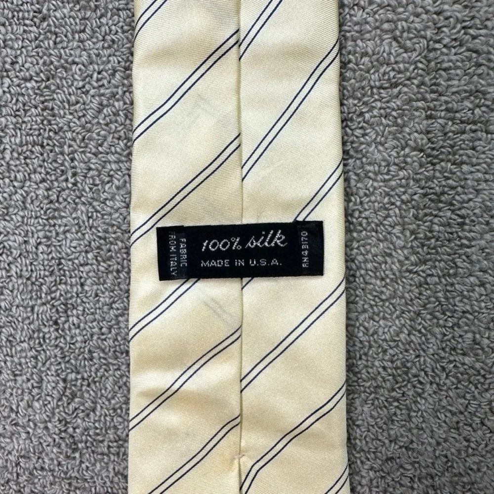 Mens 100% Silk Tie Cream Yellow Navy Blue Diagonal Striped Made in USA Italian
